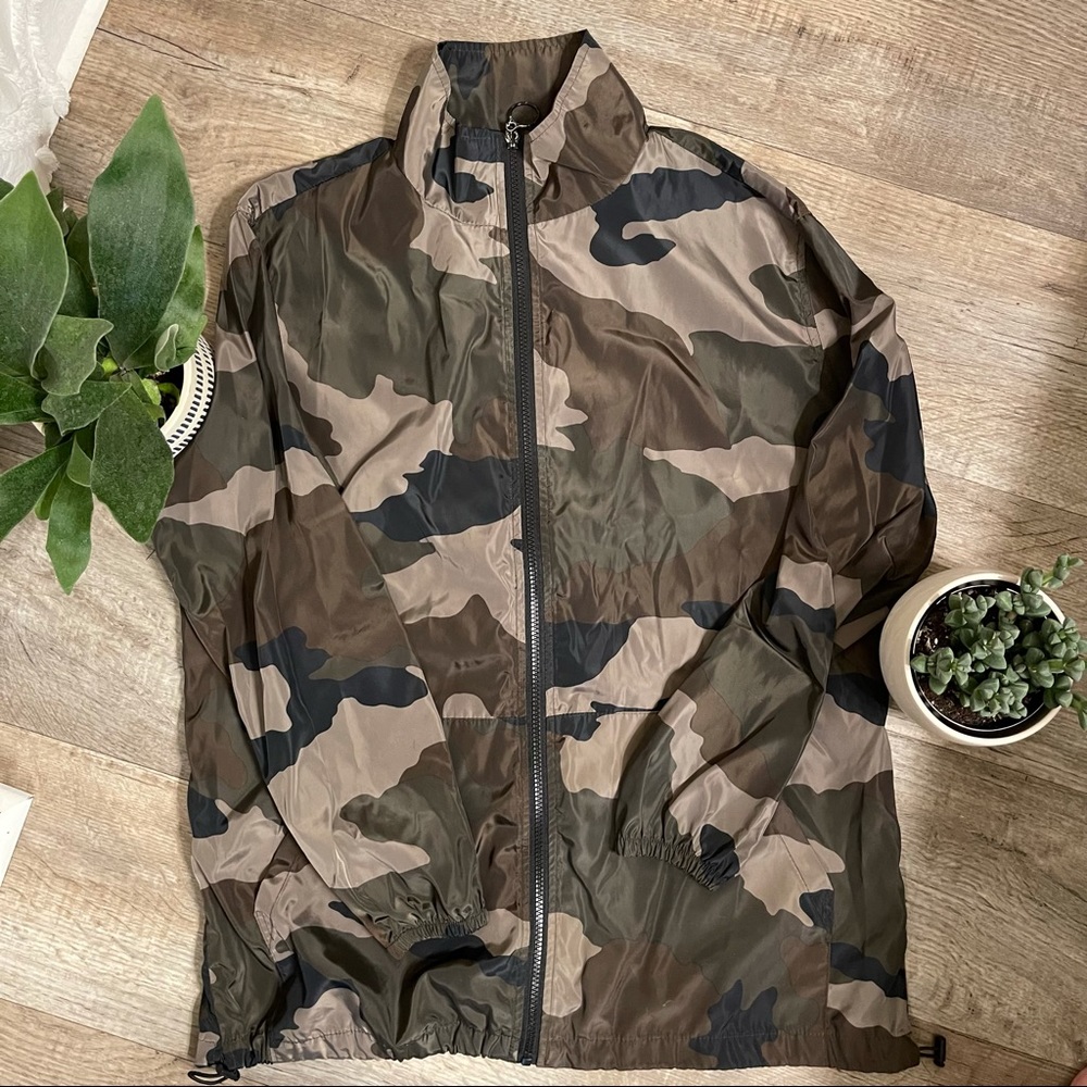 • wild fable camp wind breaker zip up •